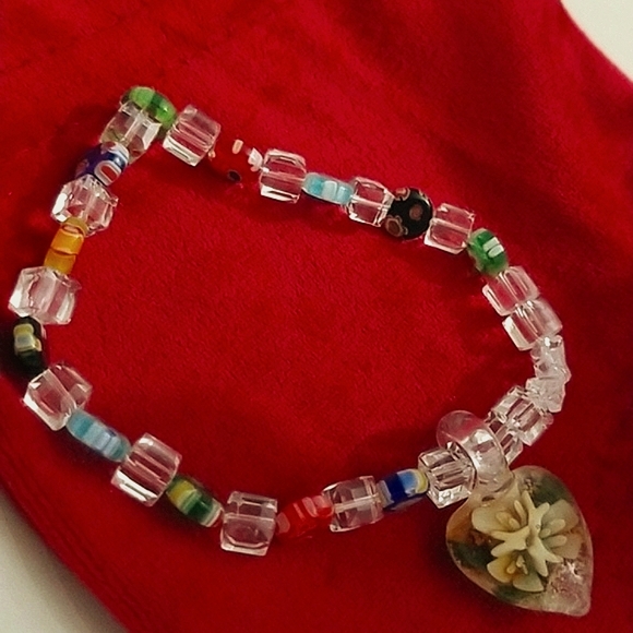 Millefiori Glass dried flower In glass heart pendant On Bracelet - Picture 7 of 10